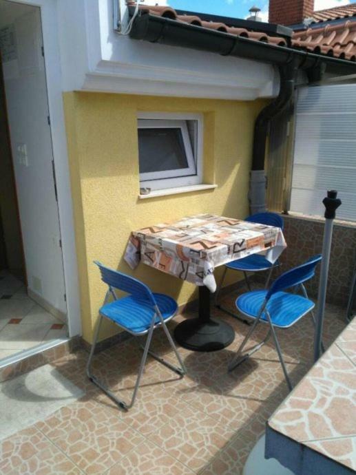 Apartmani Djura Selce Exterior foto